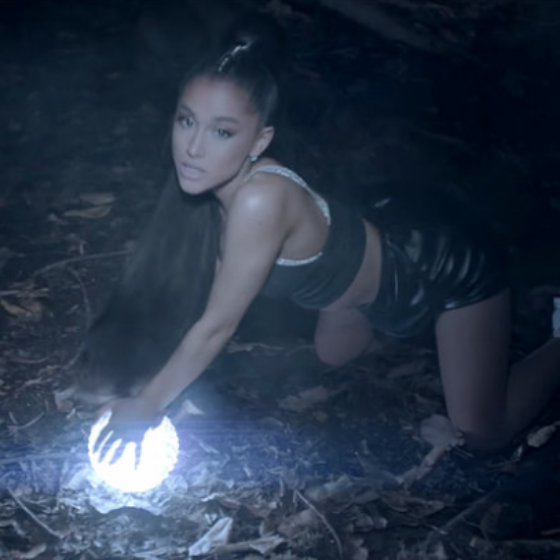 Ariana Grande, Nicki Minaj - The Light Is Coming notas para el fortepiano