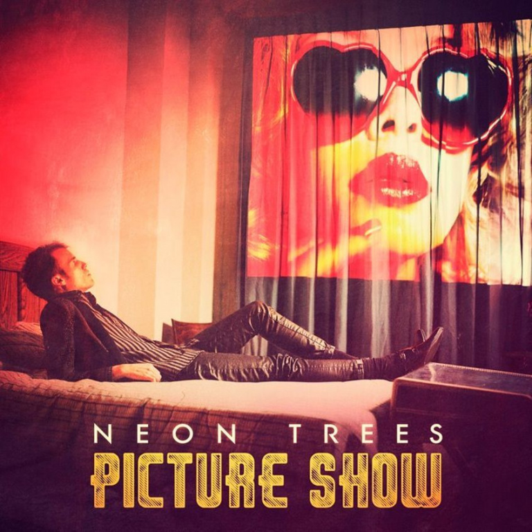 Neon Trees - Everybody Talks notas para el fortepiano