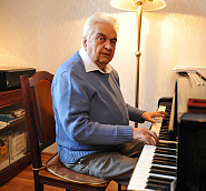 Yevgeny Krylatov notas para el fortepiano