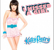 Katy Perry - I Kissed A Girl notas para el fortepiano